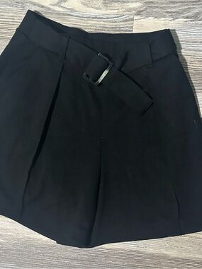 H&M Black High-Waist Belted Skort